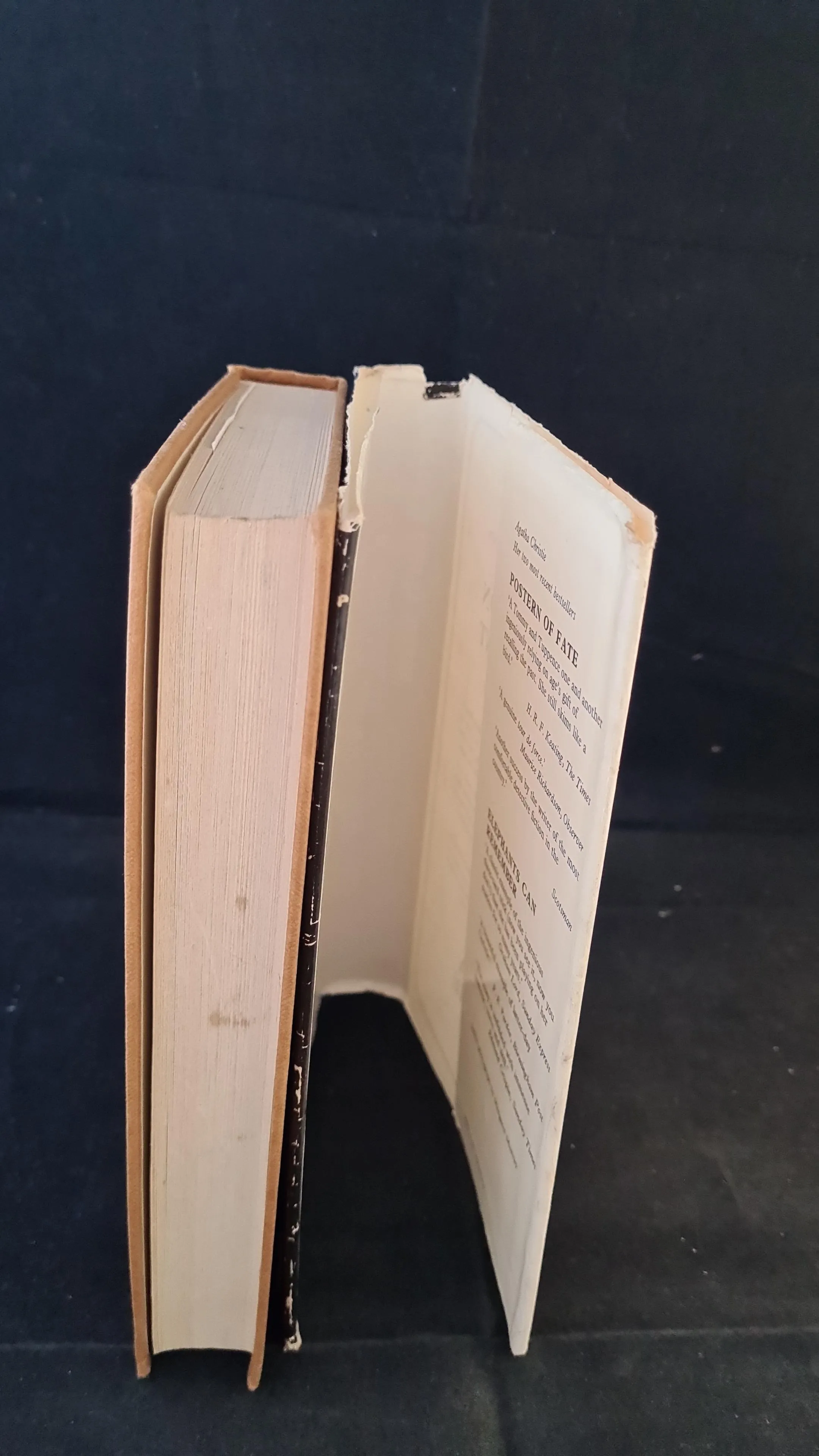 Agatha Christie - Poirot's Early Cases, Collins, 1974, First Edition